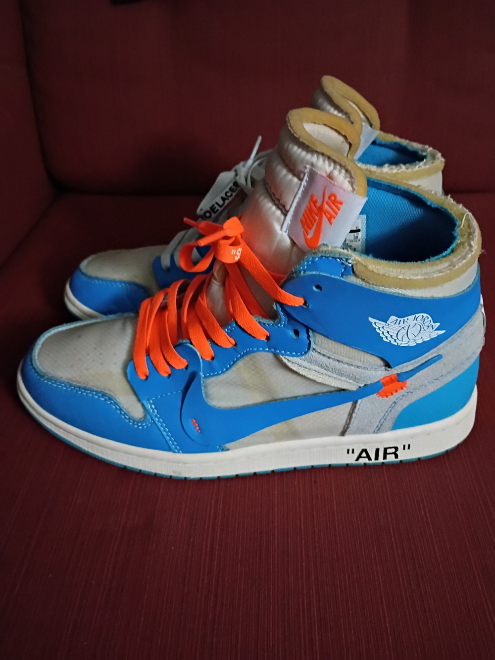 Jordan 1 UNC OW
